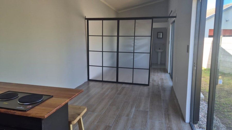 To Let 1 Bedroom Property for Rent in Heiderand Western Cape